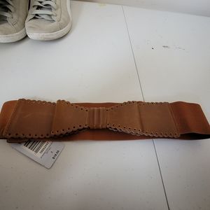 Torrid, back snap Belt with bow sz 3 brown
